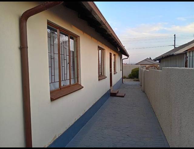 3 BEDROOM HOUSE FOR SALE IN SOSHANGUVE UU